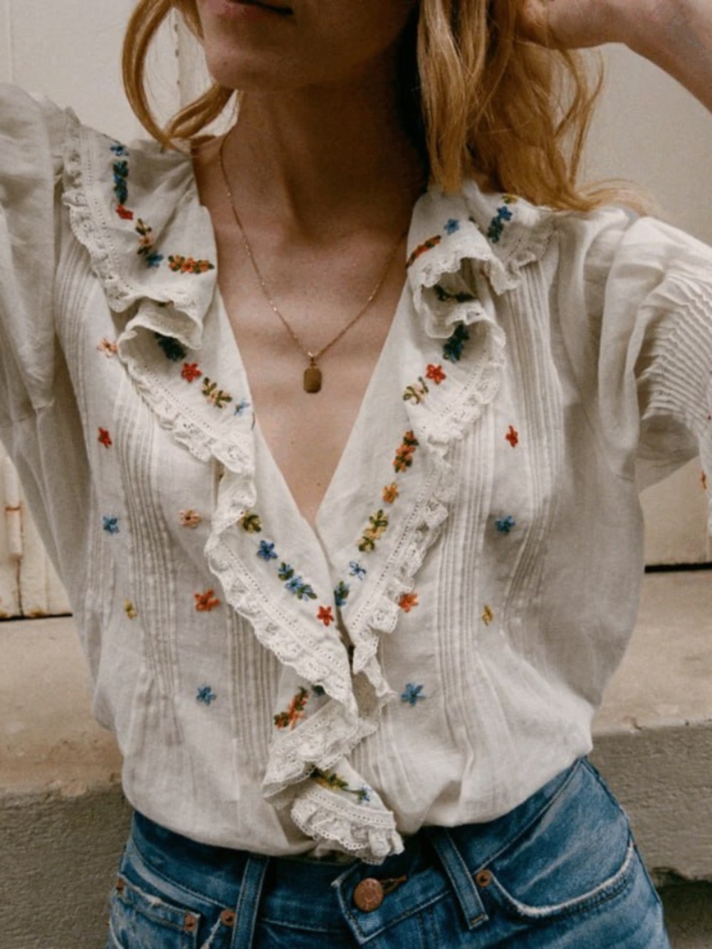 Doen Ivory Ruffled Peasant Blouse with Multicolor Floral Embroidery
